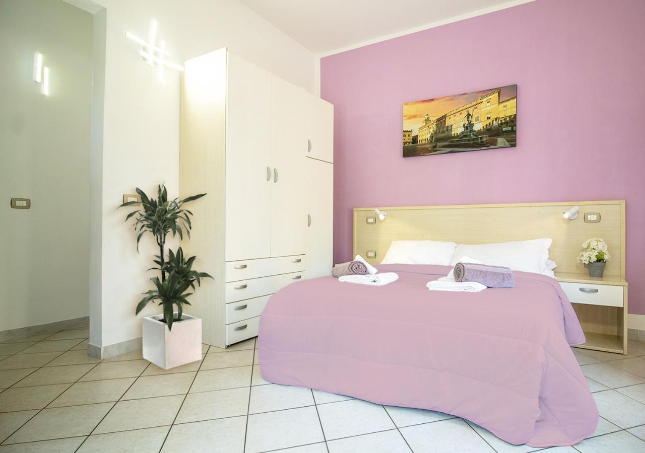 Athena Rooms - Parcheggio Privato Болоня Екстериор снимка