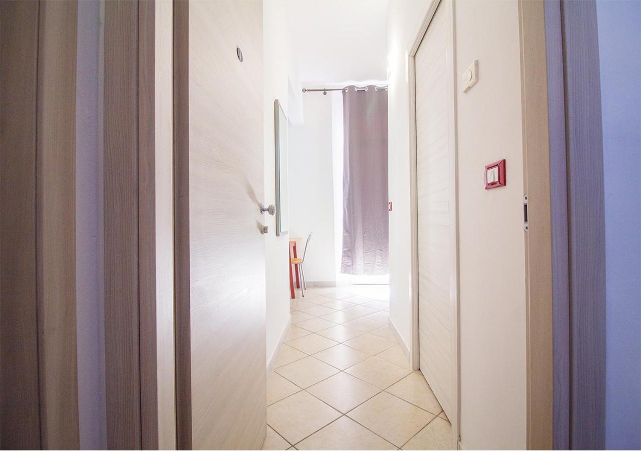 Athena Rooms - Parcheggio Privato Болоня Екстериор снимка