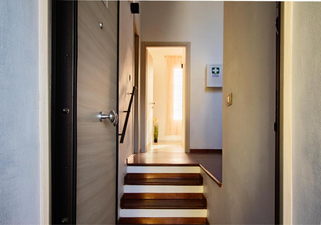 Athena Rooms - Parcheggio Privato Болоня Екстериор снимка