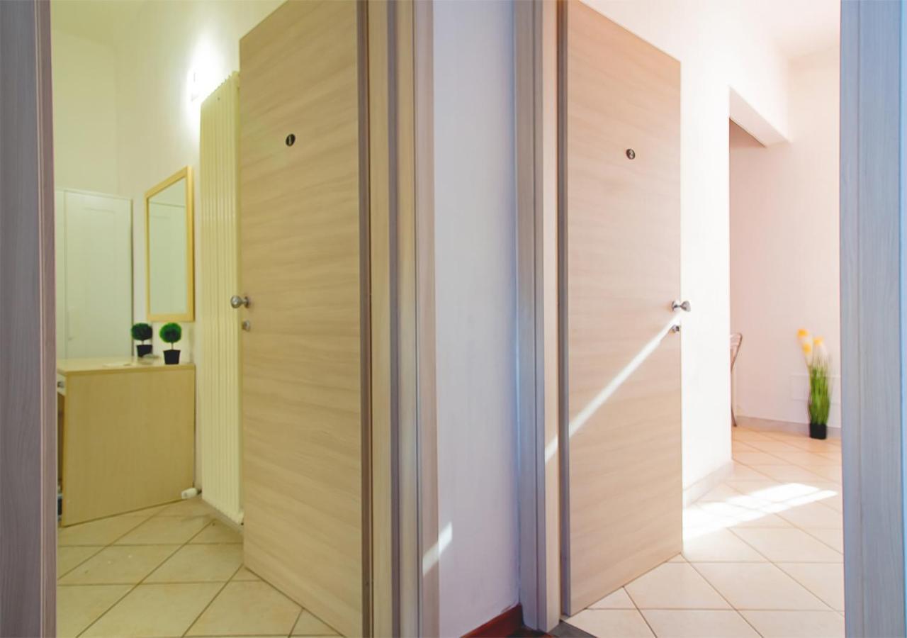 Athena Rooms - Parcheggio Privato Болоня Екстериор снимка